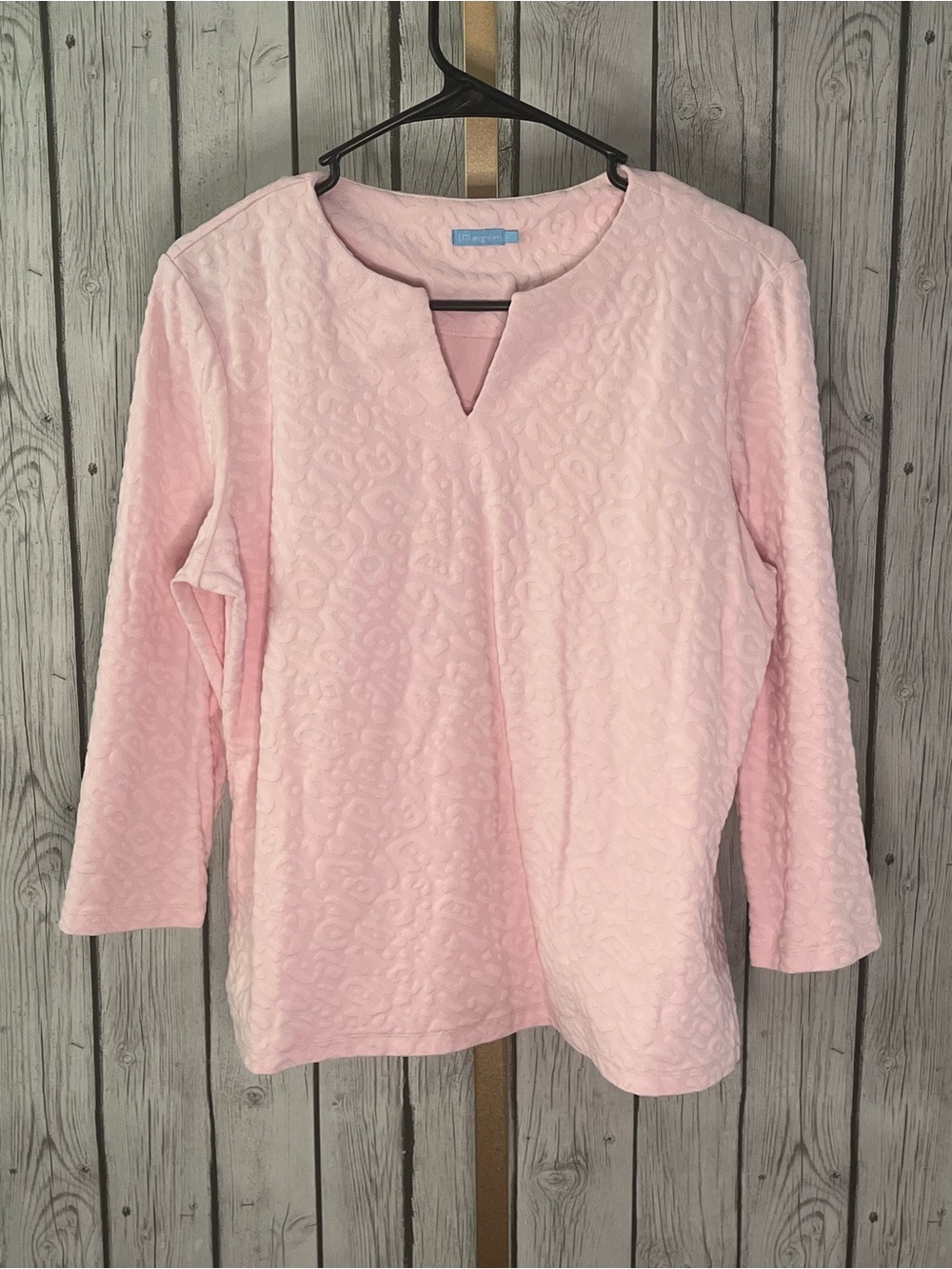 J. McLaughlin Pink Textured Carly Top Split Neck 3/4 Sleeve